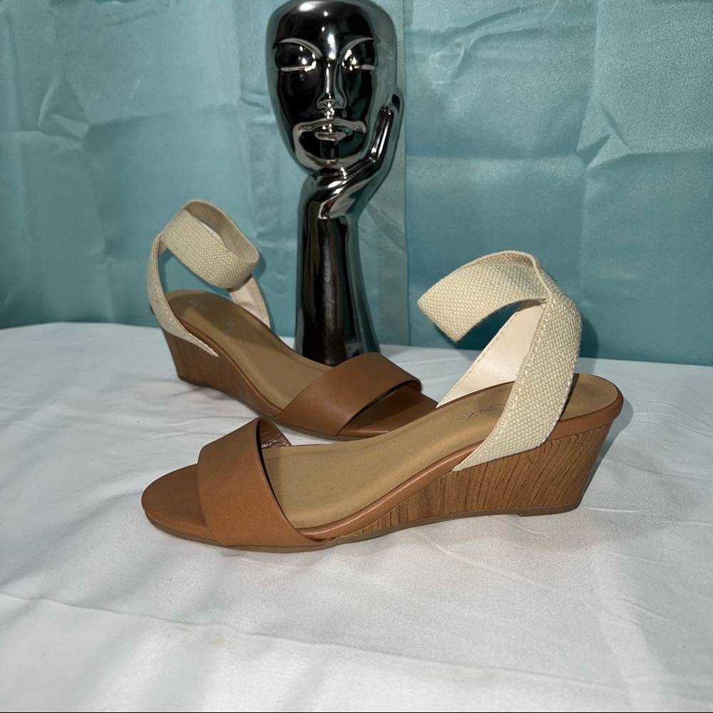 Solanz wedge heel sandals